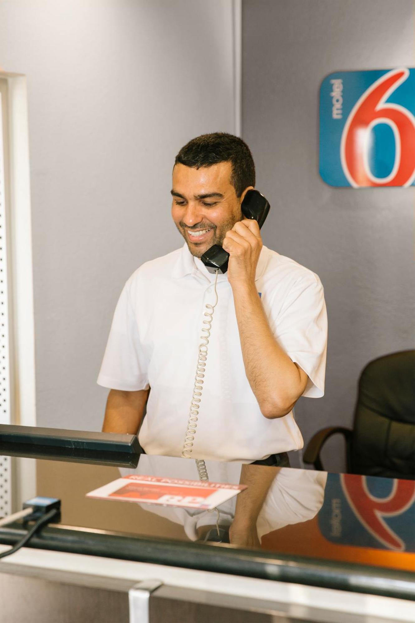 Motel 6 Ada Ok 外观 照片